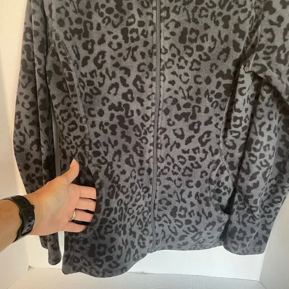 Old Navy grey Leopard Print zipper fleece Jacket ladies size L - Picture 4 of 10
